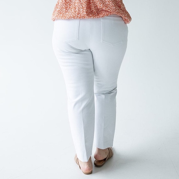 New SPANX On-the-Go Ankle Slim Straight Pants Classic White - Picture 5 of 12